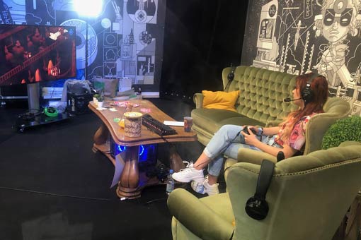 Los influencers juegan en las peceras